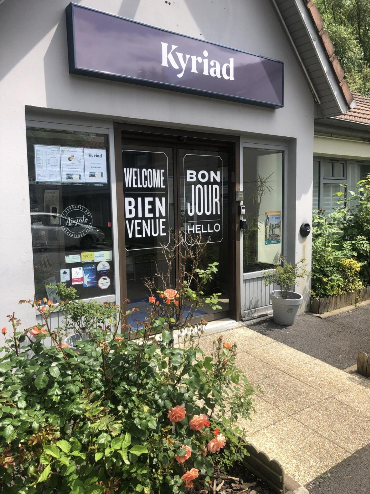 Kyriad Sedan Kültér fotó